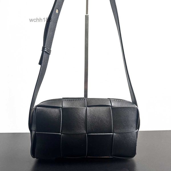 venetas 2023 tote shoulder popular bags single girl bag versatile lady fashion designer high crossbody quality summer woven pillow nbsg
venetas 2023 tote shoulder popular bags single girl bag versatile lady fashion designer high crossbody quality summer woven pillow nbsg