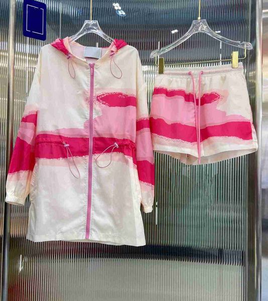 women's two piece pants designer sets graffiti shorts set, hooded, fashionable, sunscreen, fashionable loose drawstring trench coat, pa, White
women's two piece pants designer sets graffiti shorts set, hooded, fashionable, sunscreen, fashionable loose drawstring trench coat, pa, White