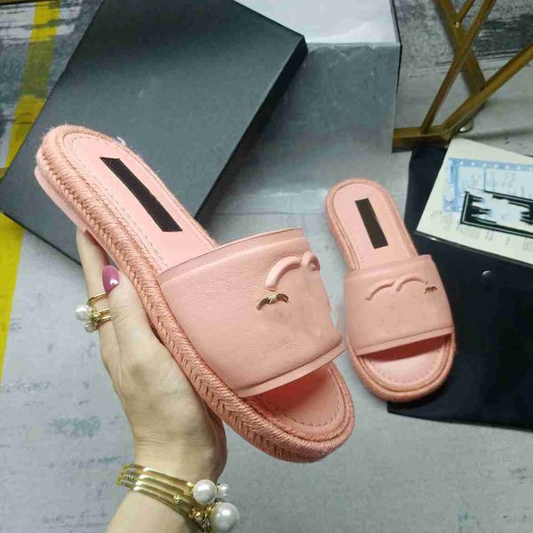 channel shoes women designer sandals summer luxury channel slippers ringer chain black white apricot color leather sandal outdoor beach flat
channel shoes women designer sandals summer luxury channel slippers ringer chain black white apricot color leather sandal outdoor beach flat