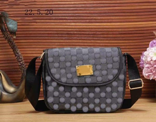 handbags women men leather trio messenger bags luxury shoulder bag make up bag designer handbag tote man's bag
handbags women men leather trio messenger bags luxury shoulder bag make up bag designer handbag tote man's bag