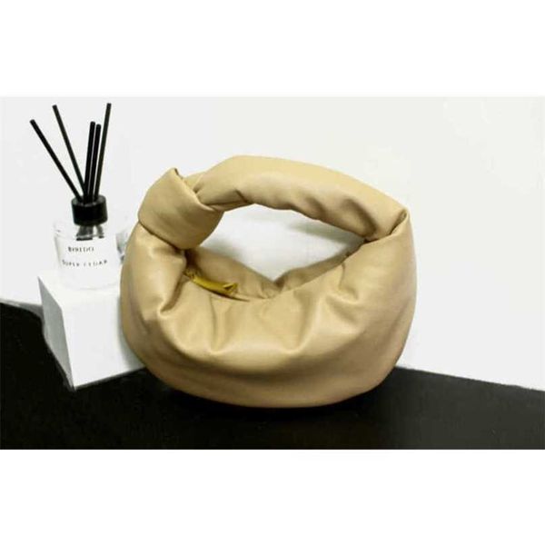designer abottegas vneta soft jodie authentic bags puffer autumn winter fashion bags cowhide knotting bag handbag small cloud handbag outlet
designer abottegas vneta soft jodie authentic bags puffer autumn winter fashion bags cowhide knotting bag handbag small cloud handbag outlet