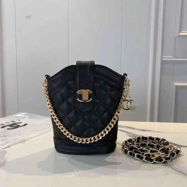 xiaoxiang medieval vip points gift bag french fries lingge chain single shoulder crossbody handheld women's
xiaoxiang medieval vip points gift bag french fries lingge chain single shoulder crossbody handheld women's
