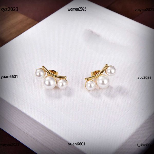 women designer earrings gold jewelry inlaid with three pearl designs ear studs #including box new arrival, Golden;silver
women designer earrings gold jewelry inlaid with three pearl designs ear studs #including box new arrival, Golden;silver