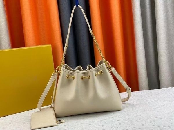 women chain shoulder crossbody bags lady purse messenger bag designer handbags wallets backpack female purse
women chain shoulder crossbody bags lady purse messenger bag designer handbags wallets backpack female purse