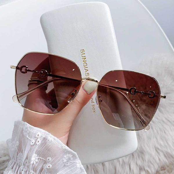 hollow out glasses legs women's high-end polarized sunglasses for summer travel sunscreen net red sunglasses with myopia sunglasses, White;black
hollow out glasses legs women's high-end polarized sunglasses for summer travel sunscreen net red sunglasses with myopia sunglasses, White;black