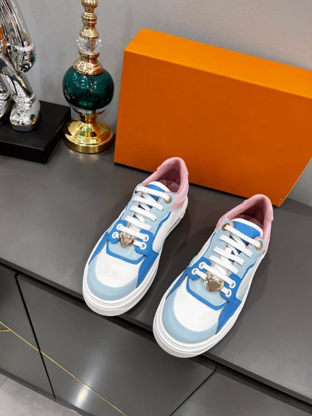 autumn matching color leather casual shoes platform flat cross strap round head letter board shoes pink check small white shoes 5a quality
autumn matching color leather casual shoes platform flat cross strap round head letter board shoes pink check small white shoes 5a quality