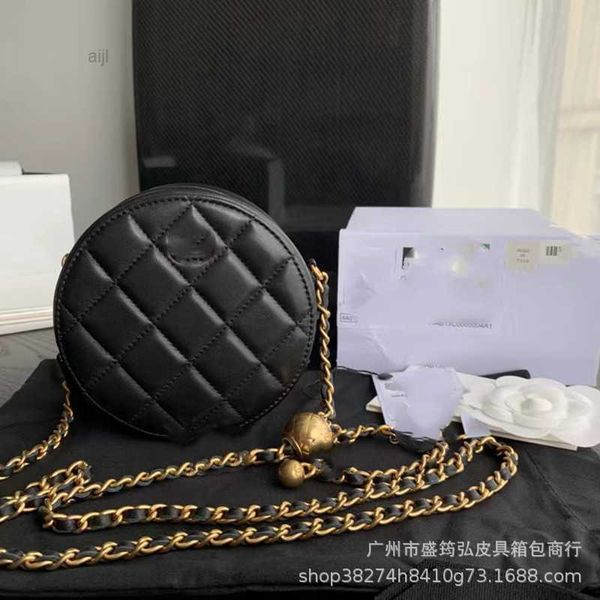 xiaoxiang c's new lingge golden ball adjustable round cake bag single shoulder crossbody chain sheepskin change women's
xiaoxiang c's new lingge golden ball adjustable round cake bag single shoulder crossbody chain sheepskin change women's