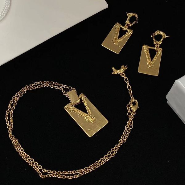 hollow long maze 3d three-dimensional rectangular column pendant women men banshee necklace earring luxury designer jewelry party gifts xms9, Black
hollow long maze 3d three-dimensional rectangular column pendant women men banshee necklace earring luxury designer jewelry party gifts xms9, Black