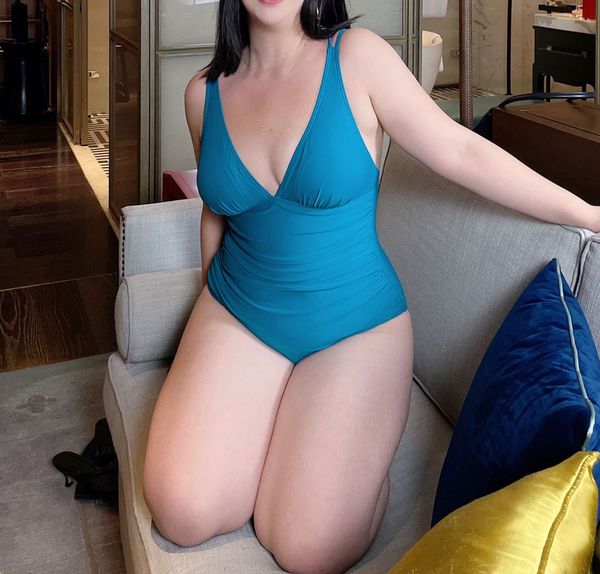 fashionable retro summer swimwear women plus size one piece criss-cross back rimless high waist bikini solid color classic blue swimwear bat, White;black
fashionable retro summer swimwear women plus size one piece criss-cross back rimless high waist bikini solid color classic blue swimwear bat, White;black