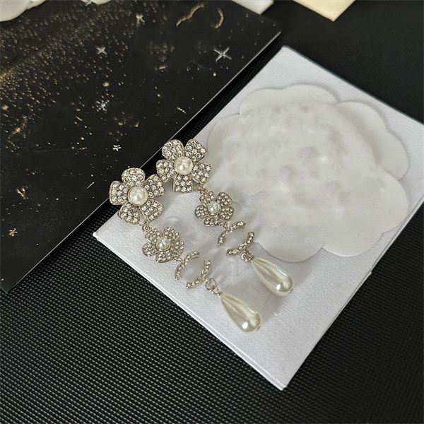 retro earrings designer stud c earing luxury charm women diamond jewelry womam pearl ccity earring 568679, Golden;silver
retro earrings designer stud c earing luxury charm women diamond jewelry womam pearl ccity earring 568679, Golden;silver