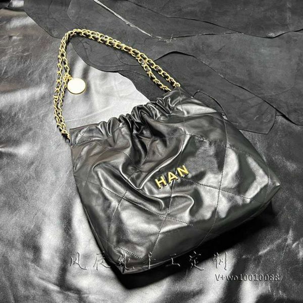 xiaoxiang original factory leather 22bag gold coin bin bag lingge chain shopping large capacity tote ins
xiaoxiang original factory leather 22bag gold coin bin bag lingge chain shopping large capacity tote ins