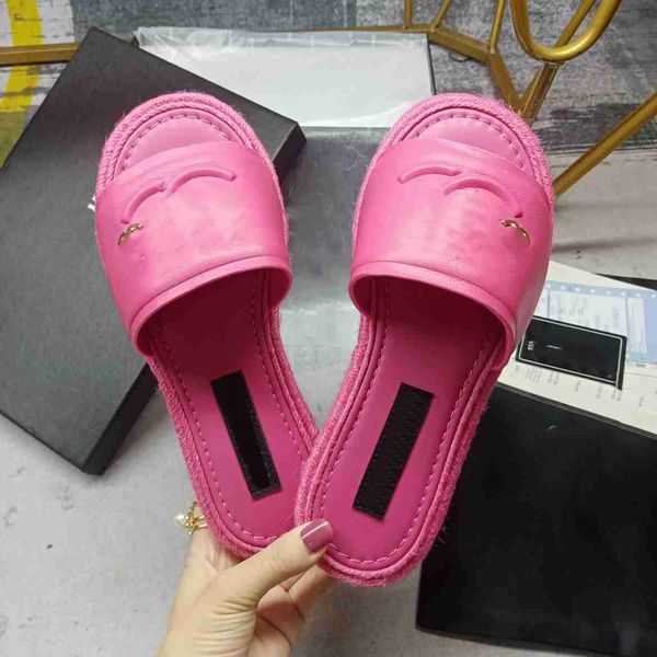 channel shoes women designer sandals summer luxury channel slippers ringer chain black white apricot color leather sandal outdoor beach flat
channel shoes women designer sandals summer luxury channel slippers ringer chain black white apricot color leather sandal outdoor beach flat