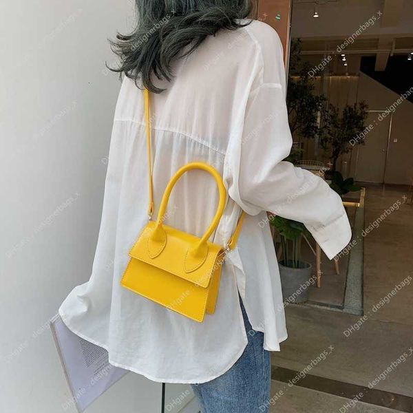 2023 tote bag autumn/winter new high end small design one shoulder crossbody small square fashion versatile litchi pattern handbag cosmetics
2023 tote bag autumn/winter new high end small design one shoulder crossbody small square fashion versatile litchi pattern handbag cosmetics