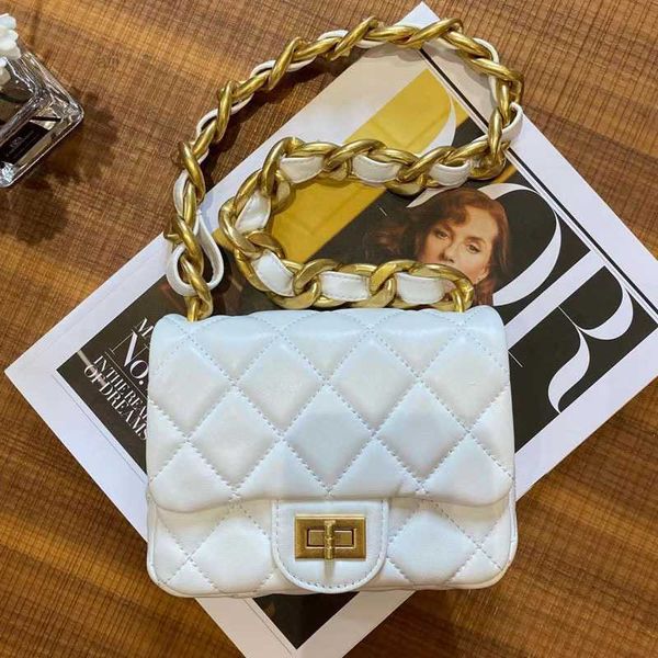 xiao xiangfeng fang pangzi cf thick chain bag 2022 new women's one shoulder handheld lambskin lingge underarm
xiao xiangfeng fang pangzi cf thick chain bag 2022 new women's one shoulder handheld lambskin lingge underarm