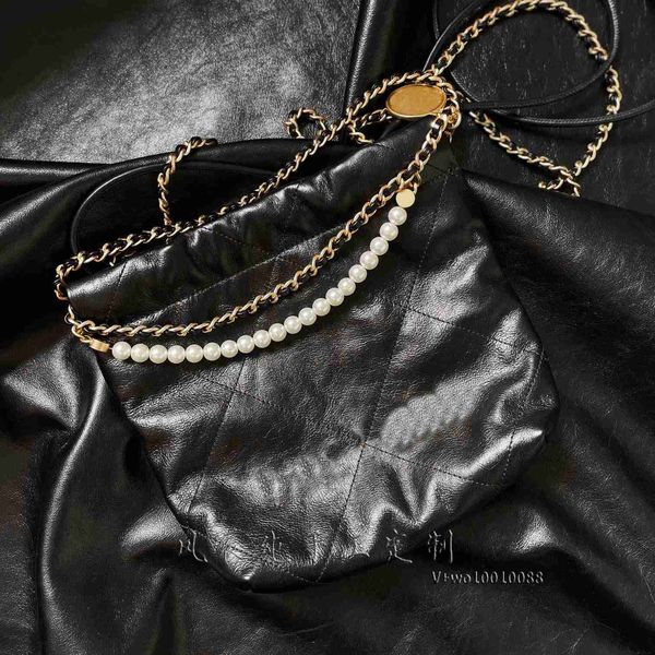 xiaoxiang original leather small pearl 22bag bin bag mini shopping tote lingge chain messenger
xiaoxiang original leather small pearl 22bag bin bag mini shopping tote lingge chain messenger