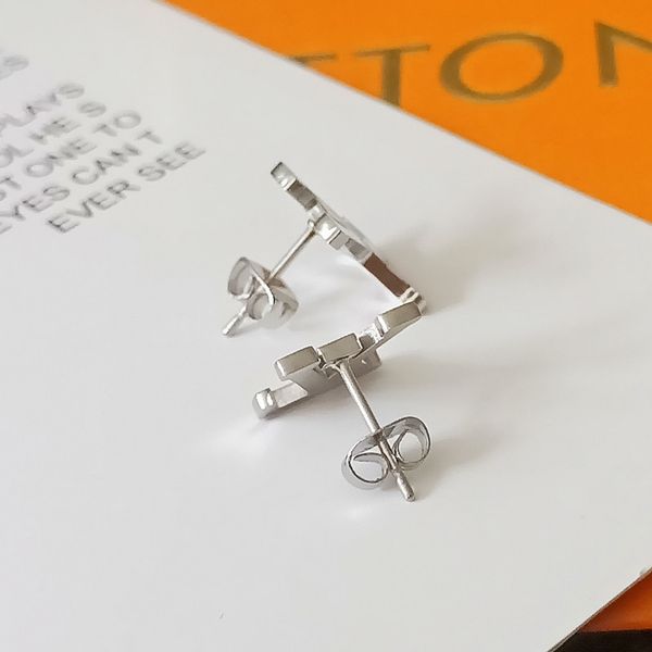 classic titanium steel earrings pattern luxurious designer gift letter l gold and silver non fading jewelry
classic titanium steel earrings pattern luxurious designer gift letter l gold and silver non fading jewelry