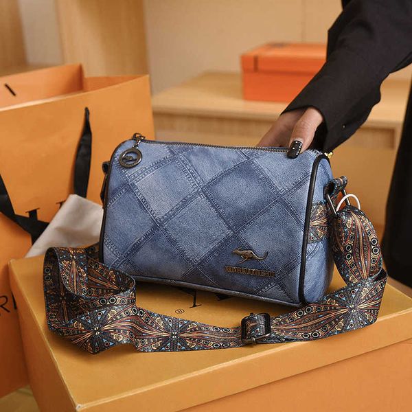 classic bag new fashion selling simple pillow bag versatile broadband one shoulder crossbody bag
classic bag new fashion selling simple pillow bag versatile broadband one shoulder crossbody bag