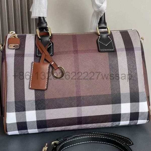 2022 new counter synchronous large handheld pillow bag versatile style high appearance
2022 new counter synchronous large handheld pillow bag versatile style high appearance
