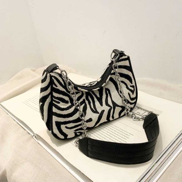 zebra canvas bag french fashionable bag women's popular one shoulder crossbody bag mesh red pattern underarm bag
zebra canvas bag french fashionable bag women's popular one shoulder crossbody bag mesh red pattern underarm bag