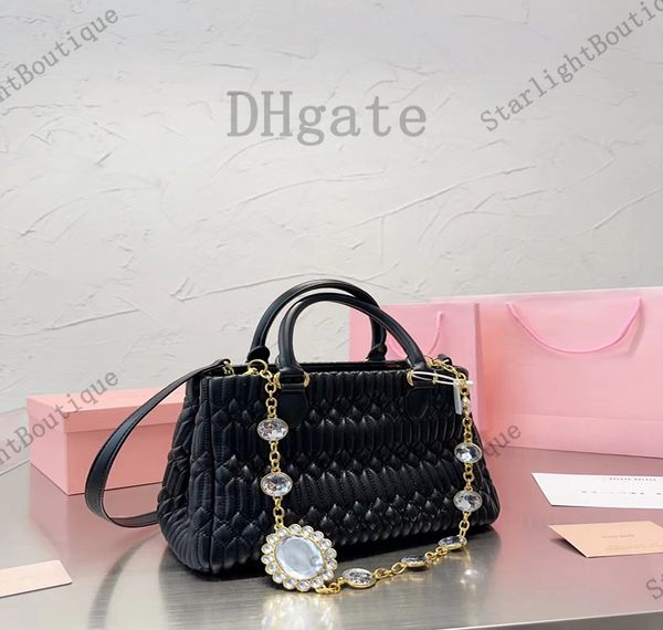 miu's crystal chain handbag light luxury pleated napa leather removable adjustable shoulder strap crystal decoration women's handh
miu's crystal chain handbag light luxury pleated napa leather removable adjustable shoulder strap crystal decoration women's handh