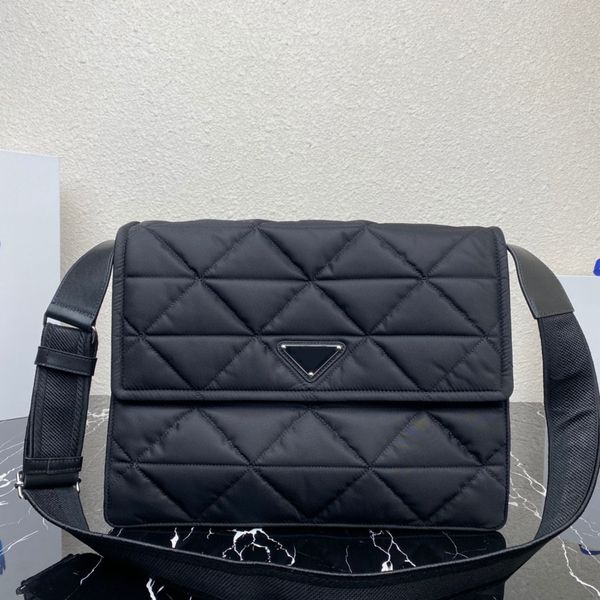 2023 new men's messenger bag high-end quality crossbody bag diamond check embroidered nylon shoulder bag overall low-key luxury and a v
2023 new men's messenger bag high-end quality crossbody bag diamond check embroidered nylon shoulder bag overall low-key luxury and a v
