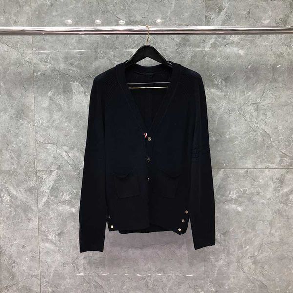 tb thom knitted cardigan sweater korean casual coats fashion design v neck clothing for men autumn winter sweater, White;black
tb thom knitted cardigan sweater korean casual coats fashion design v neck clothing for men autumn winter sweater, White;black