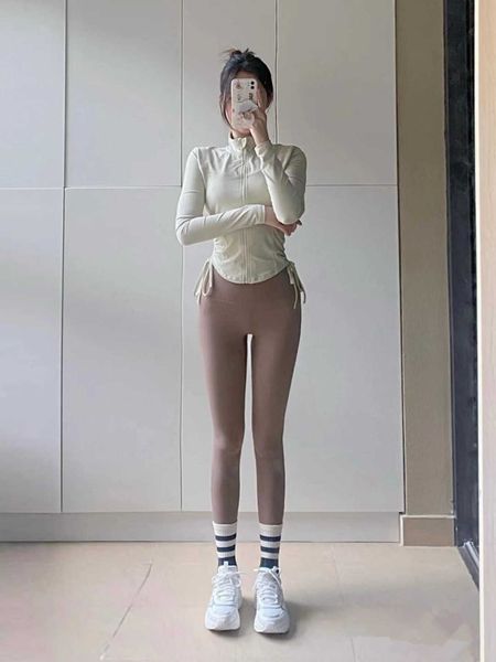 spring women's cream nude pants high waist slim fit yoga pants sports bottom cropped pants 01304, White;red
spring women's cream nude pants high waist slim fit yoga pants sports bottom cropped pants 01304, White;red