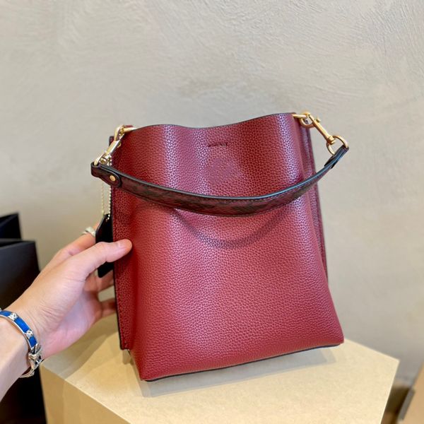 new designer bags serpentine leather grace family retro handle bucket hobos classic belts luxury crossbody tabby underarm bag coac shoulder
new designer bags serpentine leather grace family retro handle bucket hobos classic belts luxury crossbody tabby underarm bag coac shoulder