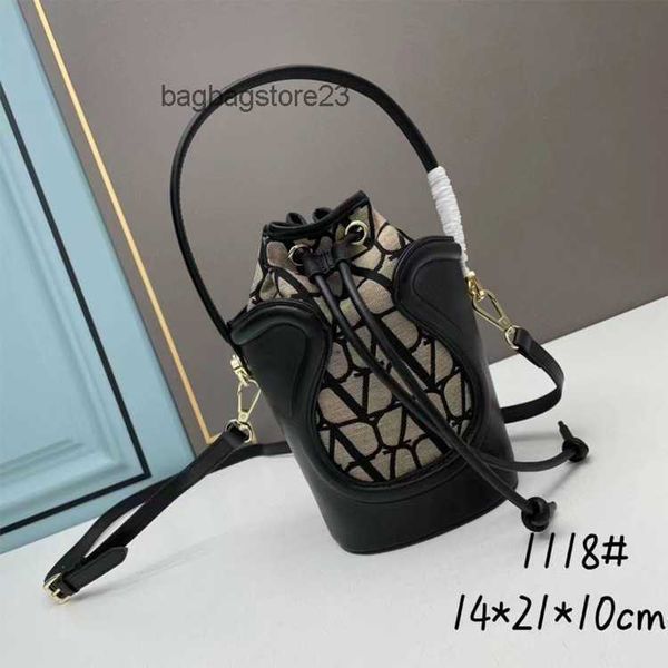 valentiino bags printed shoulder designer 2023 lady cowhide bucket handbag drawstring single purse straddle bag women's fashion versati
valentiino bags printed shoulder designer 2023 lady cowhide bucket handbag drawstring single purse straddle bag women's fashion versati