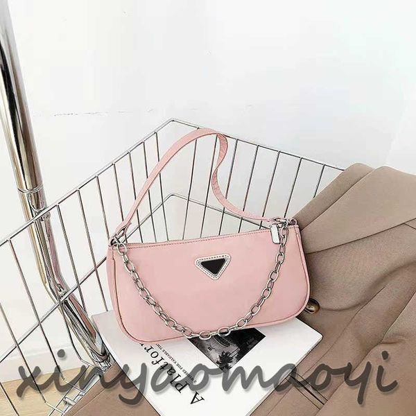 luxury designer women's shoulder bag chain messenger bag nylon small square bag mobile phone bag pink
luxury designer women's shoulder bag chain messenger bag nylon small square bag mobile phone bag pink