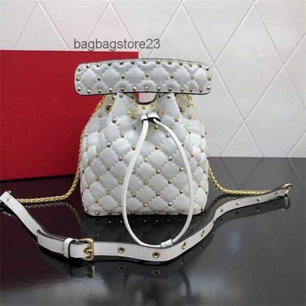 valentiino shoulder women's winter lady french purse fashion bag texture single versatile bags minority designer messenger bucket h74h
valentiino shoulder women's winter lady french purse fashion bag texture single versatile bags minority designer messenger bucket h74h