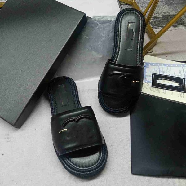 women designer sandals summer luxury channel slippers ringer chain black white apricot color leather sandal outdoor beach flat woman ccity g
women designer sandals summer luxury channel slippers ringer chain black white apricot color leather sandal outdoor beach flat woman ccity g
