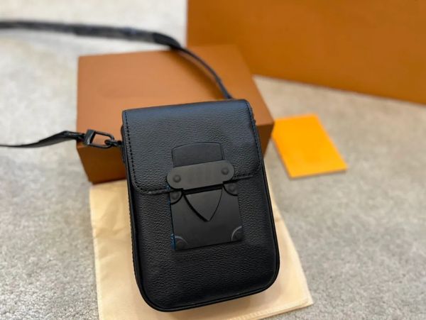 luxury s-lock vertical wallet fashion l bag designer casual handbag mobile phone bag m81522 card holder clutch mini shoulder purse cross wal
luxury s-lock vertical wallet fashion l bag designer casual handbag mobile phone bag m81522 card holder clutch mini shoulder purse cross wal