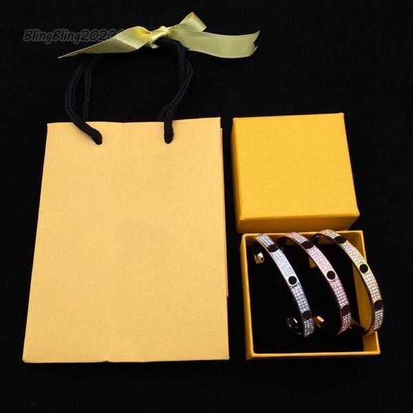 designer fashion bracelet for mens women full diamond gold letters f bracelets gifts womens luxury love bracelets hip-hop jewelry, Black
designer fashion bracelet for mens women full diamond gold letters f bracelets gifts womens luxury love bracelets hip-hop jewelry, Black