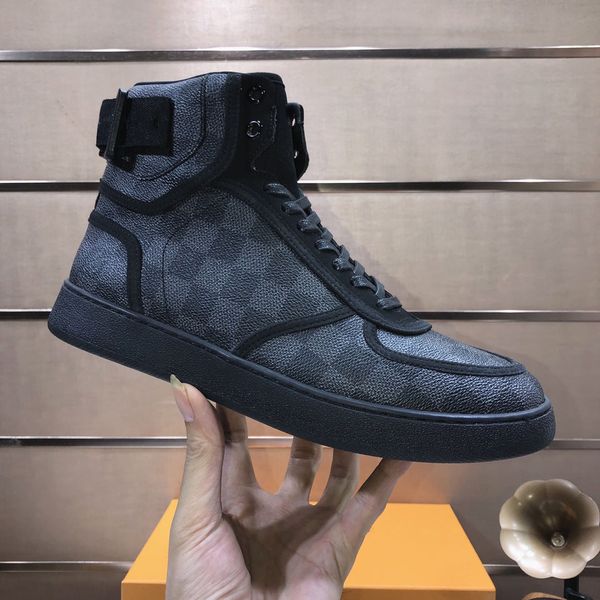 2023 designer sneakers casual l shoes black and white men ladies thick sole fashion low v shoes black white brown leather rubber walking out
2023 designer sneakers casual l shoes black and white men ladies thick sole fashion low v shoes black white brown leather rubber walking out