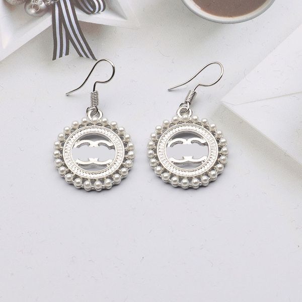 retro designers letters stud 18k gold plated geometric fashion women eardrop crystal pearl earring christm wedding party jewerlry 20style, Golden;silver
retro designers letters stud 18k gold plated geometric fashion women eardrop crystal pearl earring christm wedding party jewerlry 20style, Golden;silver