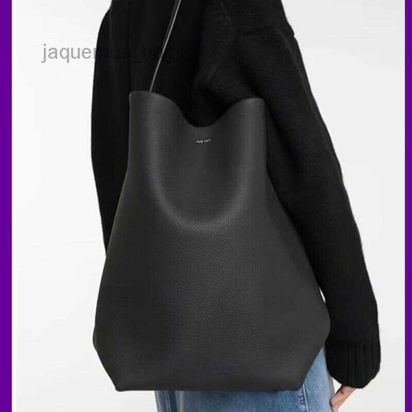 2023 tote bag the / row bucket bag large capacity single shoulder portable real leather handbag versatile handbag designer the row sj
2023 tote bag the / row bucket bag large capacity single shoulder portable real leather handbag versatile handbag designer the row sj