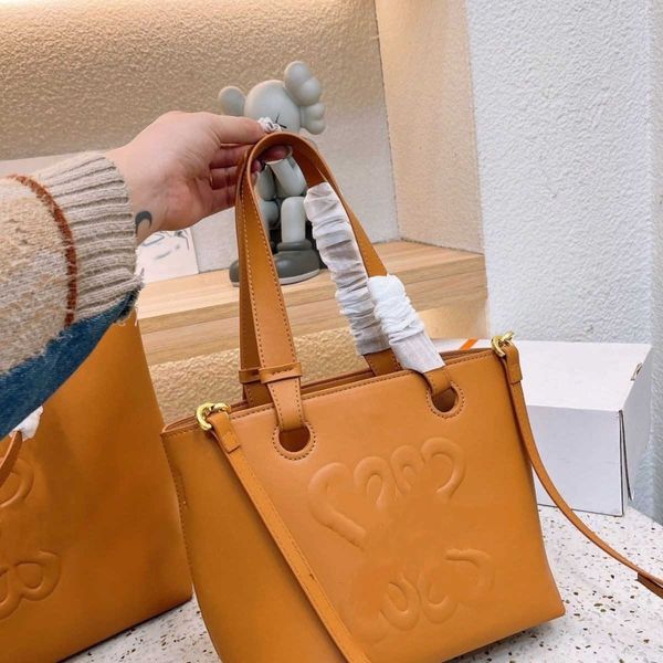 high-end crossbody shopping bags lowe designer brand handbags women's leather handheld tote bag fashion going out large capacity should
high-end crossbody shopping bags lowe designer brand handbags women's leather handheld tote bag fashion going out large capacity should