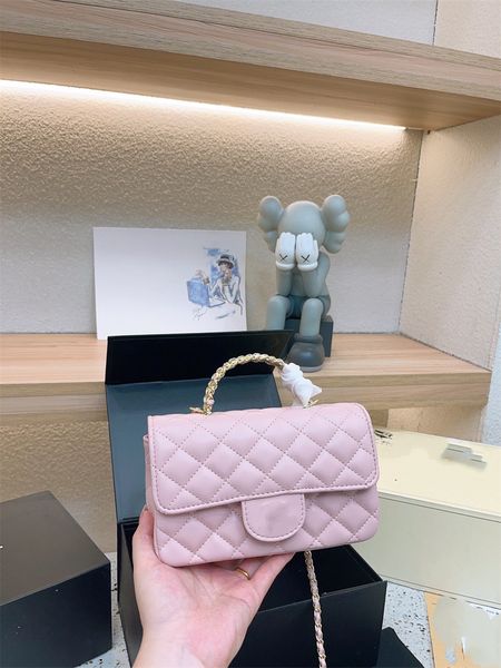 classic handbag fashion designer shoulder bag women's crossbody bag vintage purse plaid embossed leather size size 20cm
classic handbag fashion designer shoulder bag women's crossbody bag vintage purse plaid embossed leather size size 20cm
