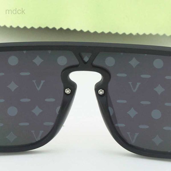 square fashion new sunglasses for men women black frame silver mirror flower letter lens driving brand sun glasses outdoor sports eyewear wi, White;black
square fashion new sunglasses for men women black frame silver mirror flower letter lens driving brand sun glasses outdoor sports eyewear wi, White;black