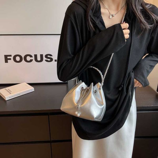 lady evening bags popular niche bag women's summer versatile chain crossbody korean hand bucket 230704
lady evening bags popular niche bag women's summer versatile chain crossbody korean hand bucket 230704