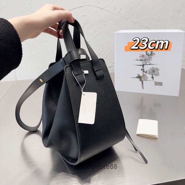 handbag bags bag hammock shoulder totes designer spain embroidery loewsbag girl lady monochrome strap glazed hanging large capacity tote tra
handbag bags bag hammock shoulder totes designer spain embroidery loewsbag girl lady monochrome strap glazed hanging large capacity tote tra