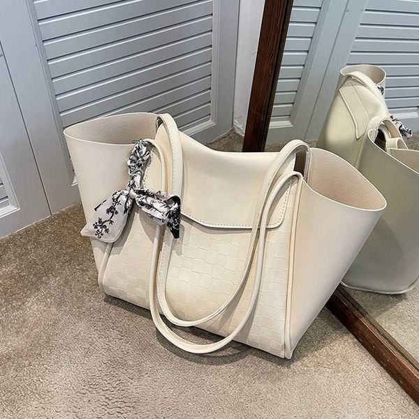 evening bags large capacity foreign style big bag women's fashion all-around college students' class one shoulder commuting tote 2
evening bags large capacity foreign style big bag women's fashion all-around college students' class one shoulder commuting tote 2