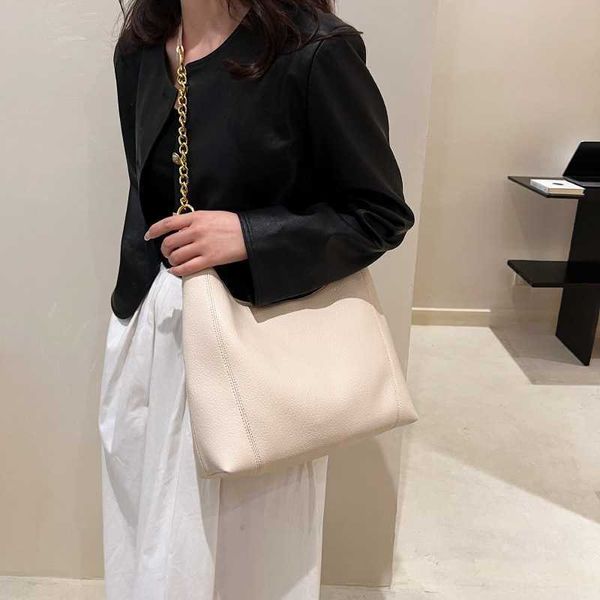 evening bags large capacity bag women versatile simple shoulder crossbody texture chain bucket commuter tote 230704
evening bags large capacity bag women versatile simple shoulder crossbody texture chain bucket commuter tote 230704