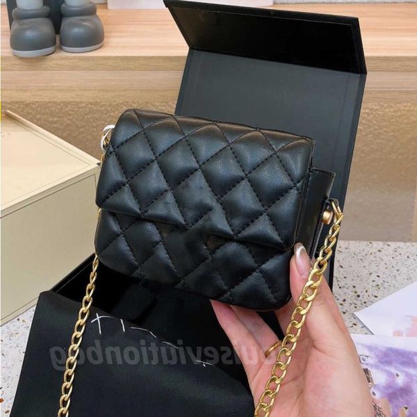 lm40156v designer bag shoulder bag luxury handbags bags chain bag clutch flap women check velour thread purse double letters solid hasp wais
lm40156v designer bag shoulder bag luxury handbags bags chain bag clutch flap women check velour thread purse double letters solid hasp wais