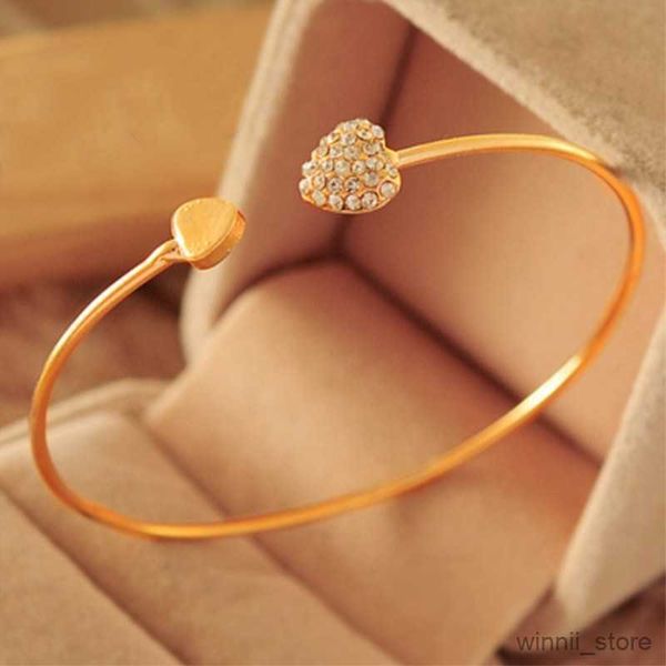 charm bracelets new fashion love double heart cuff bracelet bangles for women lady jewelry charm open bracelet gift r230704, Golden;silver
charm bracelets new fashion love double heart cuff bracelet bangles for women lady jewelry charm open bracelet gift r230704, Golden;silver