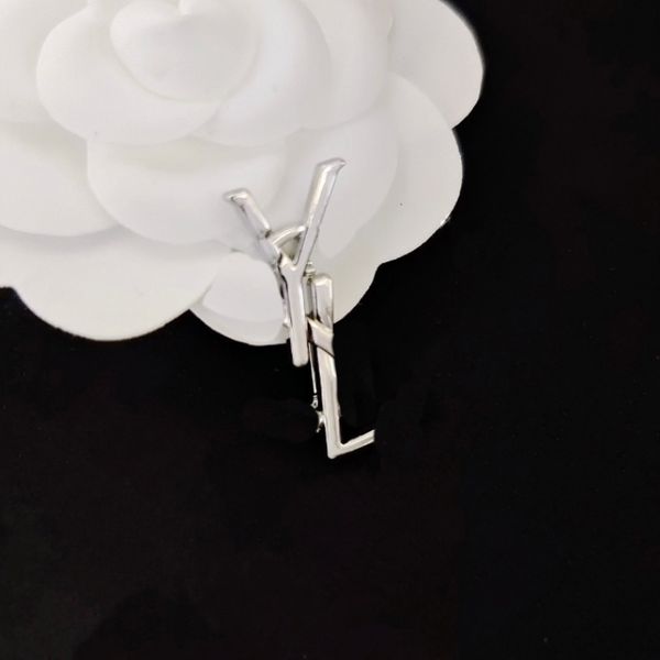 retro style brand womens designer brooches pins diamond emed stamp badge designer gifts flip collar pins versatile dress pins, Gray
retro style brand womens designer brooches pins diamond emed stamp badge designer gifts flip collar pins versatile dress pins, Gray