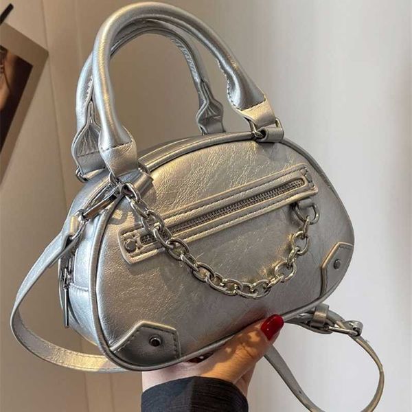 evening bags chain small bag for women in the summer of new fashion single shoulder crossbody korean versatile handbag 230704
evening bags chain small bag for women in the summer of new fashion single shoulder crossbody korean versatile handbag 230704
