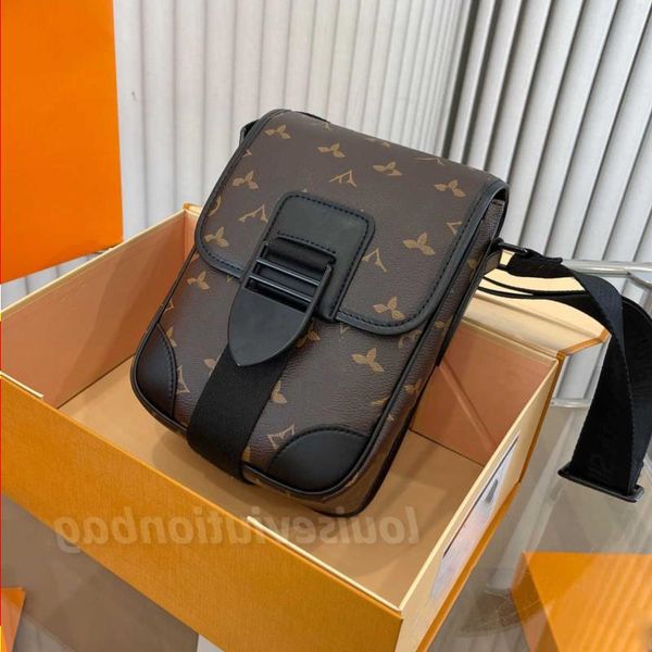 s-lock vertical wearable wallet designer crossbody bag women men brand mini purse with chain single shoulder card coin holder ladies suitabl
s-lock vertical wearable wallet designer crossbody bag women men brand mini purse with chain single shoulder card coin holder ladies suitabl