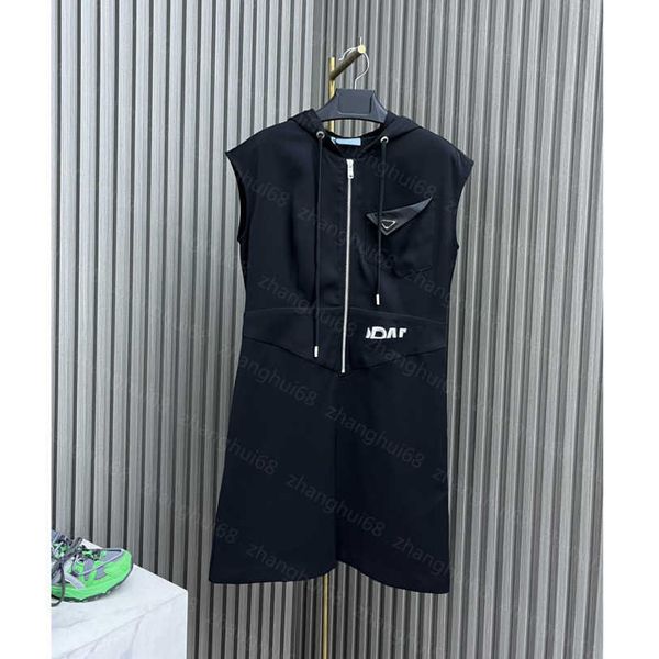 23ss women dress womens designer clothing summer dresses hooded half zip embroidered sleeveless tank dress womens clothing a1, Black;gray
23ss women dress womens designer clothing summer dresses hooded half zip embroidered sleeveless tank dress womens clothing a1, Black;gray